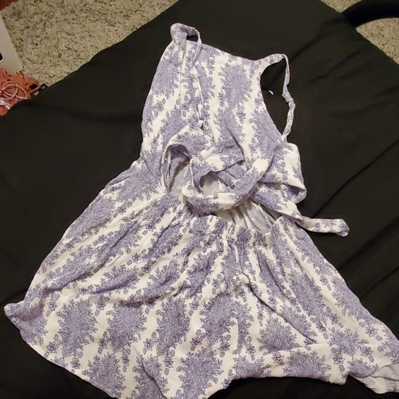 Back tie romper - Picture 2 of 2